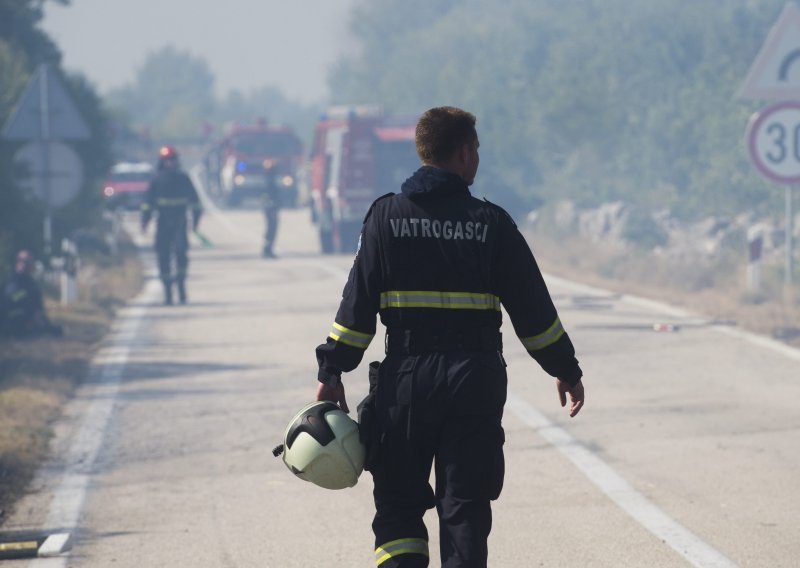 U tri požara izgorjelo 470 hektara šume, makije, trave i raslinja