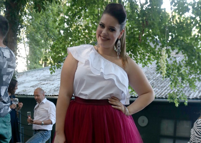 Naša plus size ljepotica u emotivnoj objavi: 'Teški su putevi kojima sam morala ‘kročiti’ da bih danas bila tu gdje jesam'