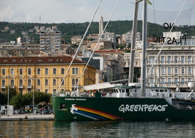 Greenpeaceov brod u Rijeci - protiv plastike na Jadranu!