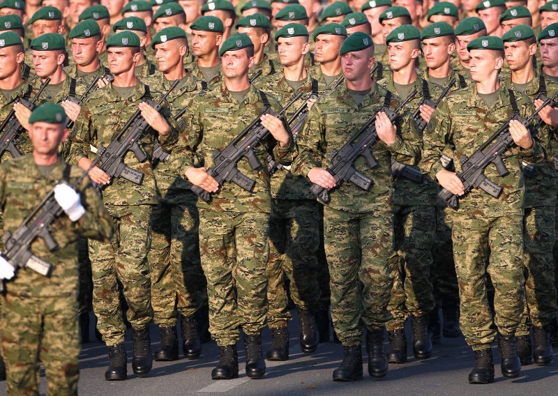 Sjele plaće policiji i vojsci, otkrivamo zašto je pao Centralni obračun plaća