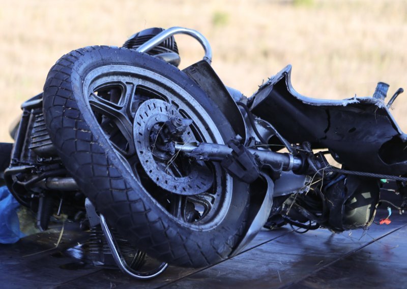 Još jedna kobna nesreća motociklista: Sletio s ceste i poginuo