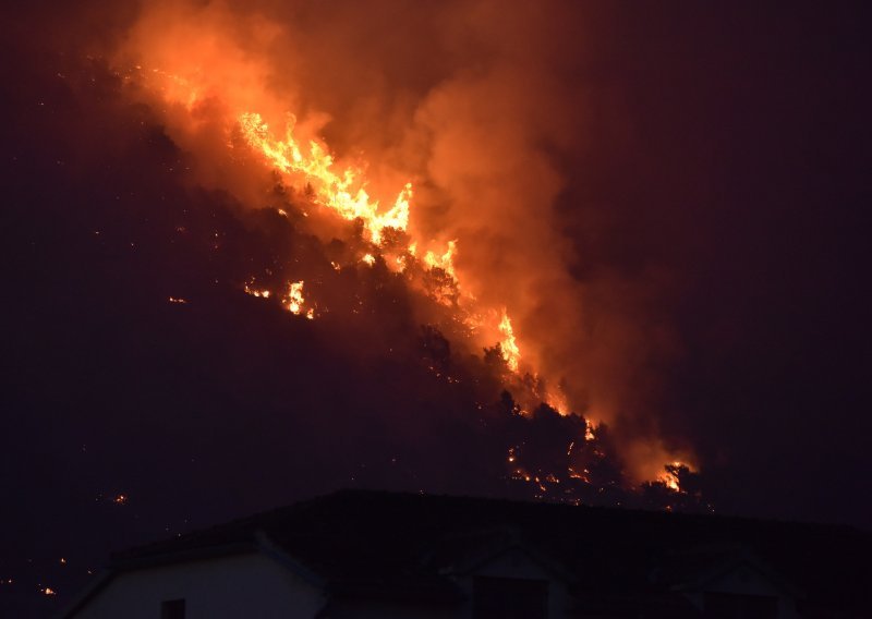 Gori u Bilicama, razbuktala se vatra i kod Vranskog jezera