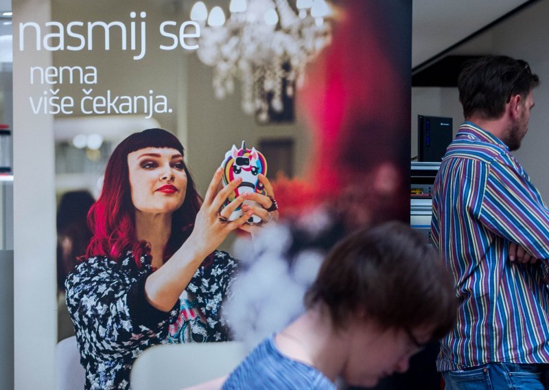 Račun u Zagrebačkoj banci odsad moguće otvoriti i - selfiejem