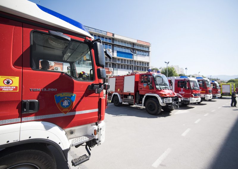 Slovenci donirali vrijednu opremu vatrogascima u Tisnom
