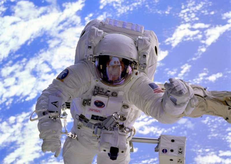 NASA želi reciklirati izlučevine astronauta do zadnje kapi!