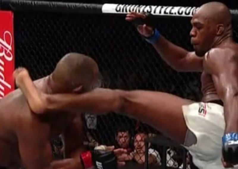 [VIDEO] Kakav povratak u kavez; Jon Jones spektakularno uništio prvaka