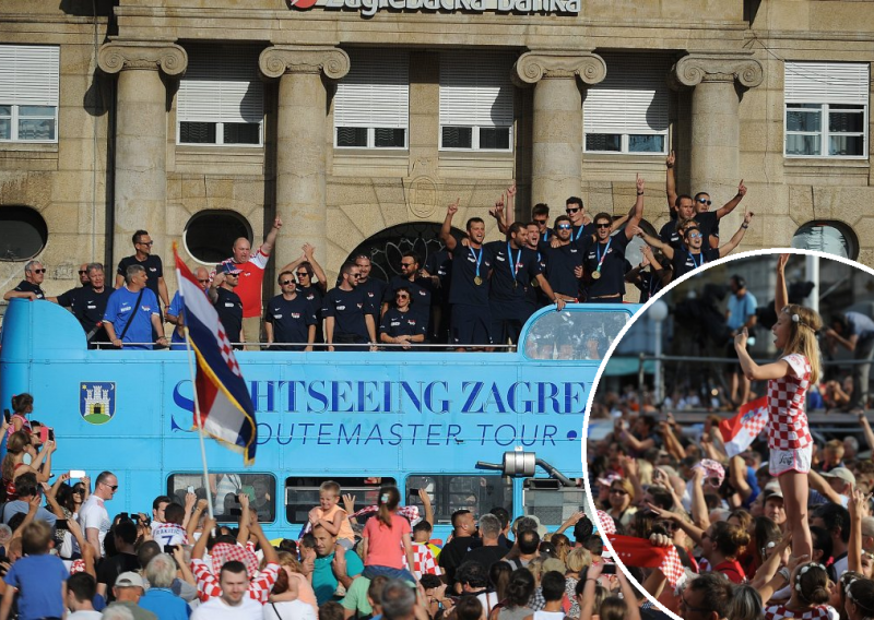 Zlatne vaterpoliste na Trgu dočekale tisuće oduševljenih navijača, Bandić izviždan