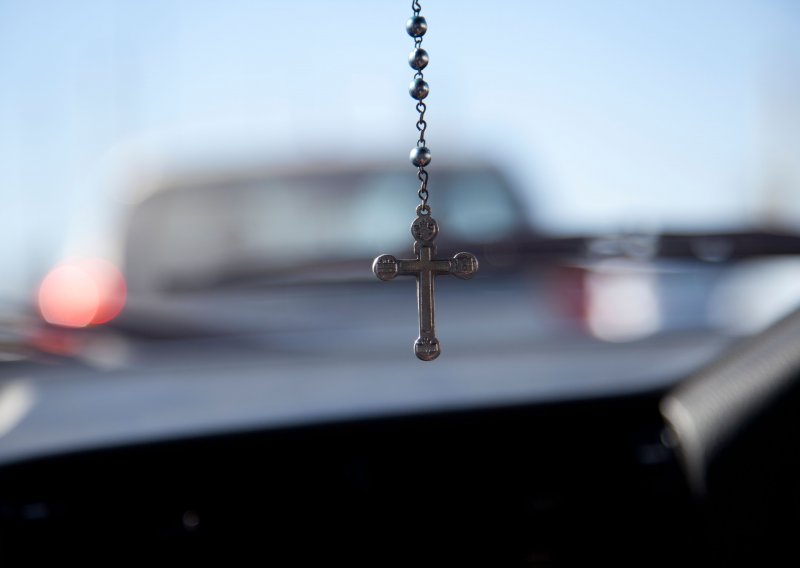 'Očenaš za vozače': Katolički časopis savjetuje kako se vladati za volanom