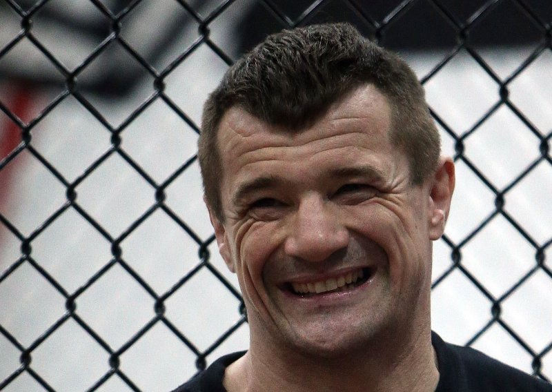 Pogledajte kakav je rođendanski poklon dobio Cro Cop