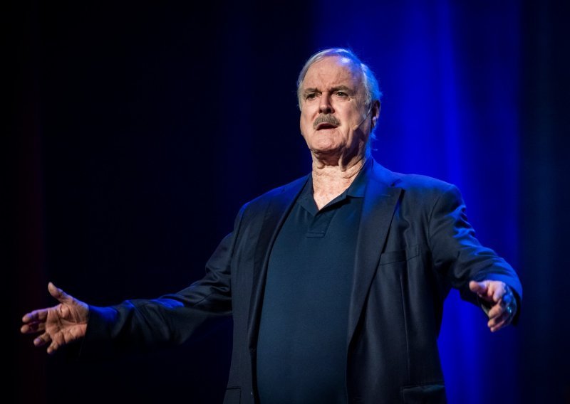 John Cleese zbog velikog interesa najavio drugi nastup u Lisinskom