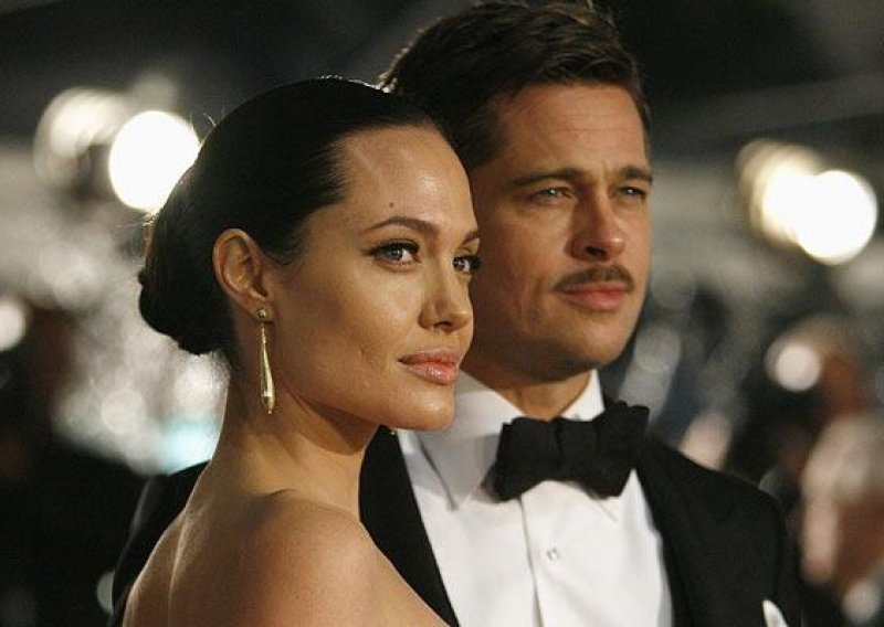 Brad i Angelina imaju lažnu vezu, misli Jennifer