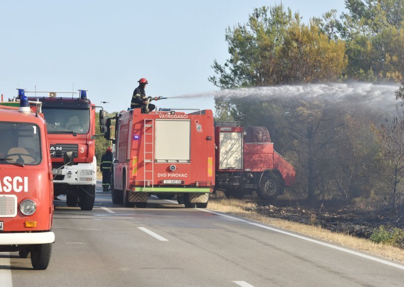 U Šibensko-kninskoj županiji aktivna dva požara