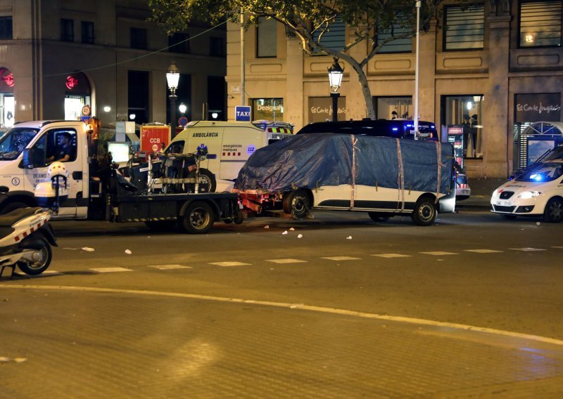 Potraga za vozačem kombija iz napada u Barceloni proširena na cijelu Europu