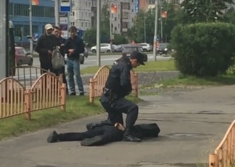 U napadu nožem u Rusiji osam ranjenih, napadač ubijen