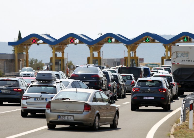 Hrvatske autoceste upozoravaju na gužve tijekom produženog vikenda