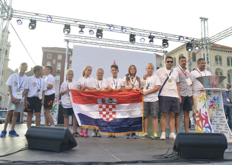 Modrić, Srna, Džeko i Matić podržali male sportaše na Sportskim igrama mladih