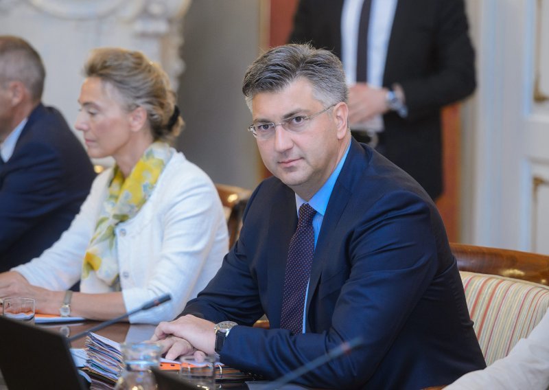 Plenković objasnio što će tražiti od savjetnika za otkup Ininih dionica od Mola