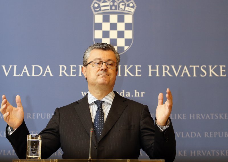 Orešković najavio državno jamstvo za kredit Petrokemiji