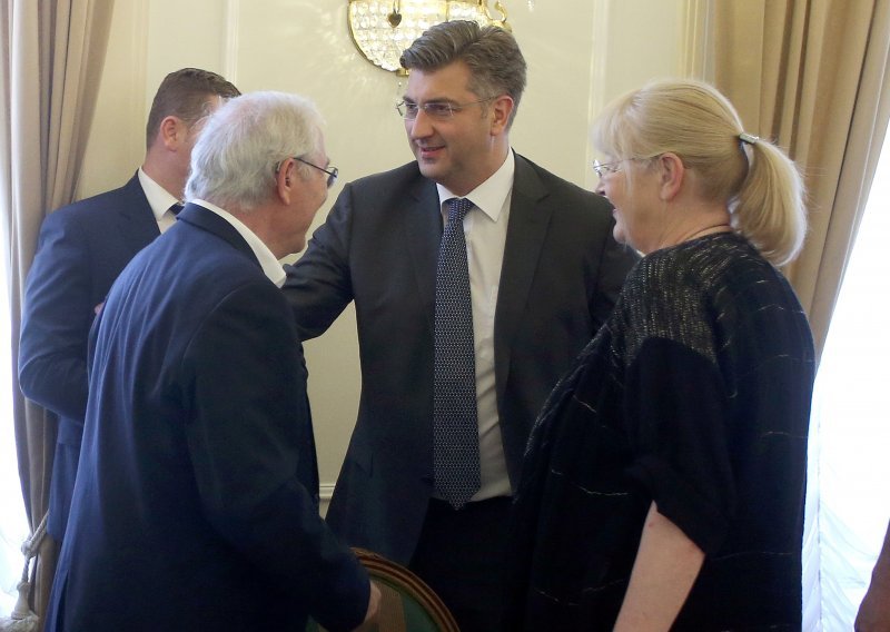 Starta kurikularna sezona, a reforme ni za lijek: Što će Plenković ako se probije ključni rok?