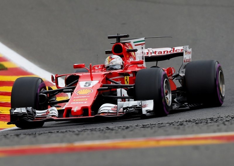 Kimi pruža žestok otpor Mercedesima u Belgiji, može li i Vettel?