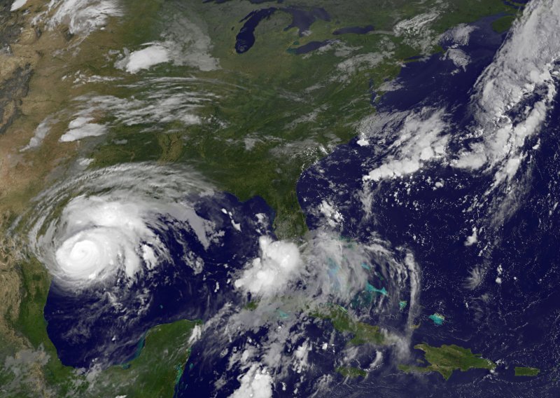 Teksas traži proglašenje prirodne katastrofe zbog Harveyja