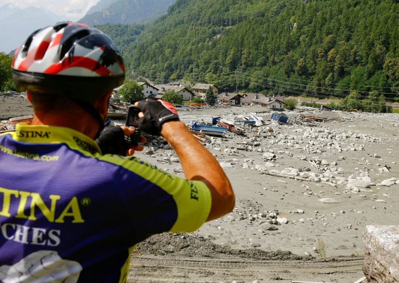 Prekida se potraga za osmero ljudi nestalih u odronu u švicarskim Alpama