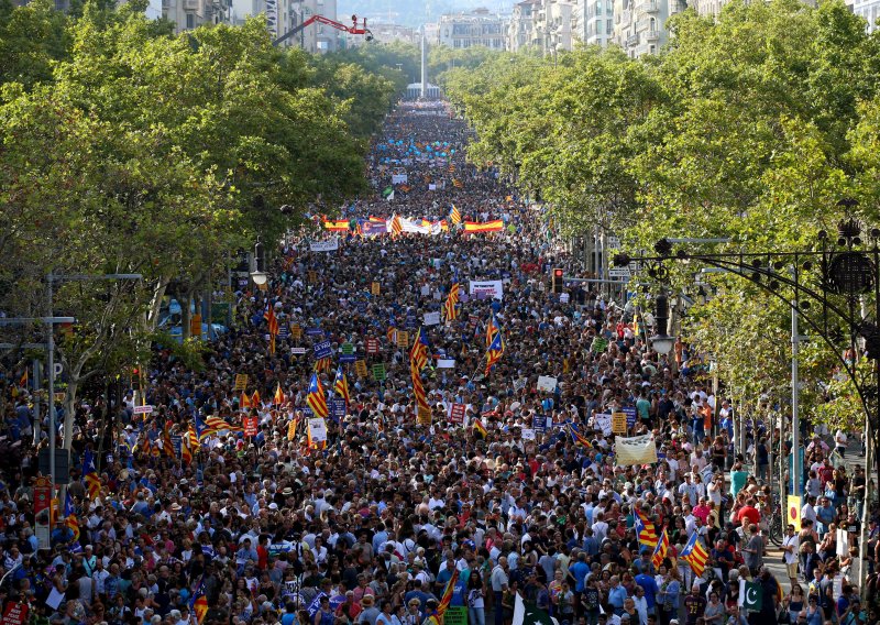 Veliki mimohod ulicama Barcelone nakon terorističkog napada, tisuće poručile: Ne bojimo se!'