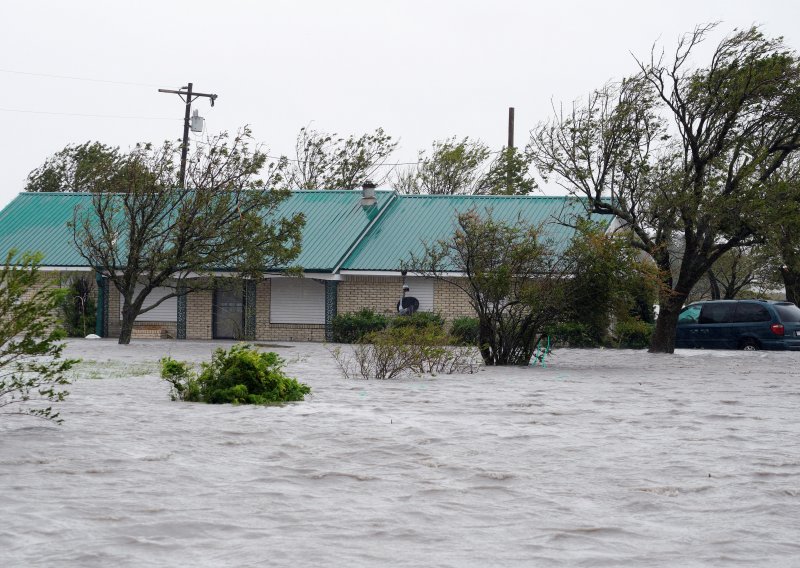Harvey odnio prve žrtve, poplavne kiše padat će nekoliko dana