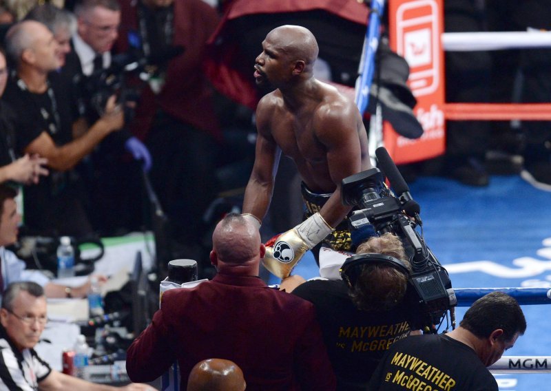 Mayweather nije ostao dužan McGregoru te mu poručio...