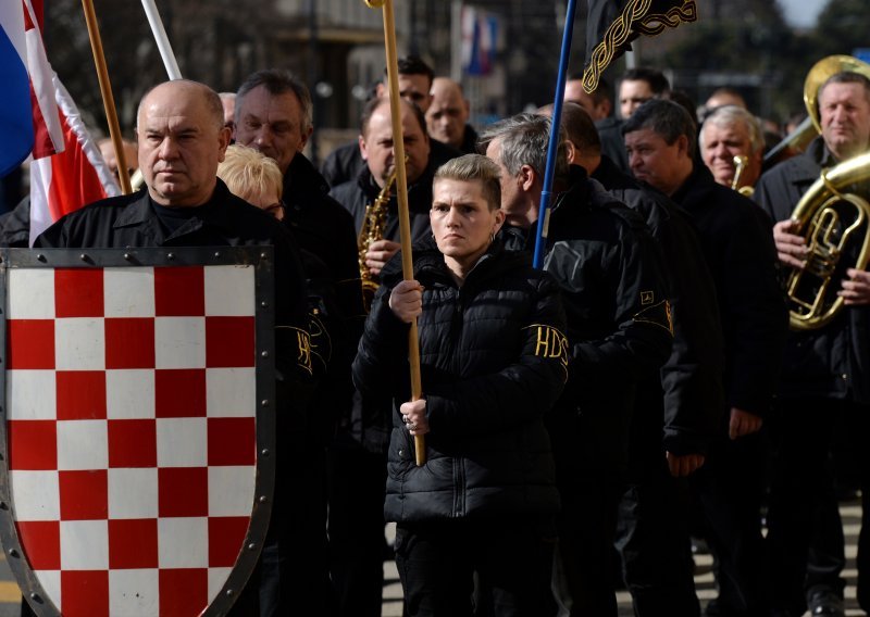 Hrvatska stranka prava (HSP) traži brisanje svih pravaških stranaka registriranih nakon nje