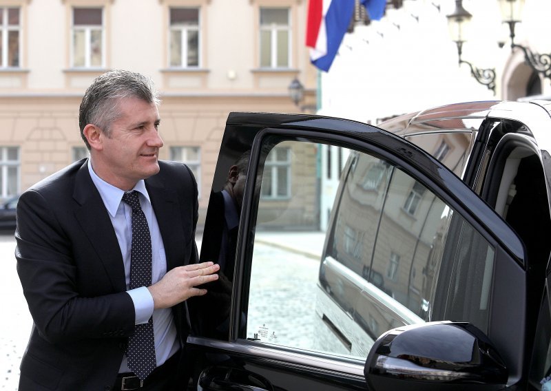 Šuker: Radimo po zakonu. Sve drugo je fake news