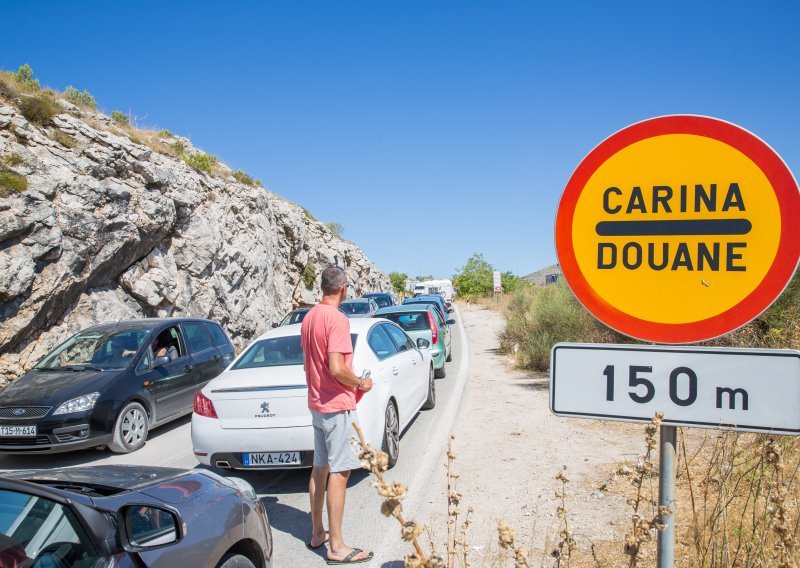 Bosanci otvorili novouređeni granični prijelaz Ivanica prema Brgatu kod Dubrovnika