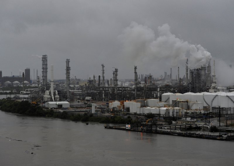 Zatvorene dvije najveće rafinerije u Americi, poskupili benzin i dizel