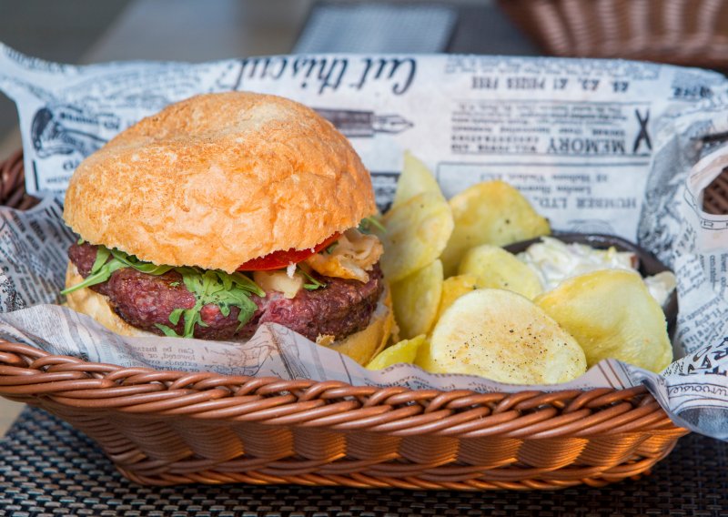 Probajte odoljeti: Deset kultnih burger barova na jednom mjestu i to u srcu Zagreba