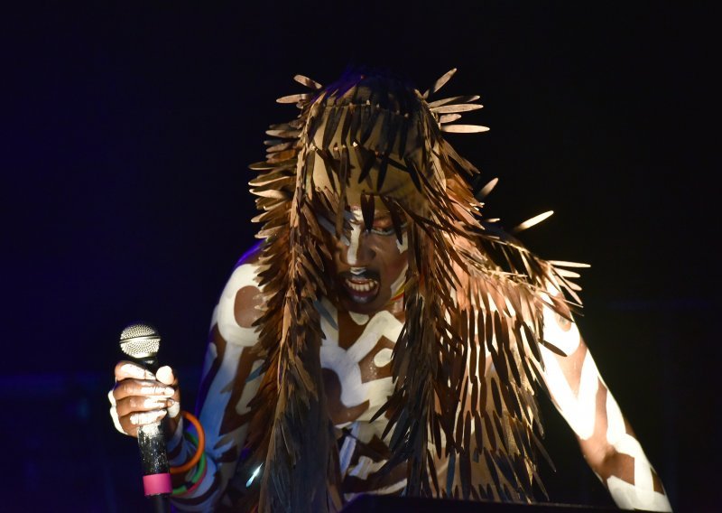 Grace Jones u Puli: Tisuće posjetitelja oduševljeno pjevale uz glazbenu ikonu