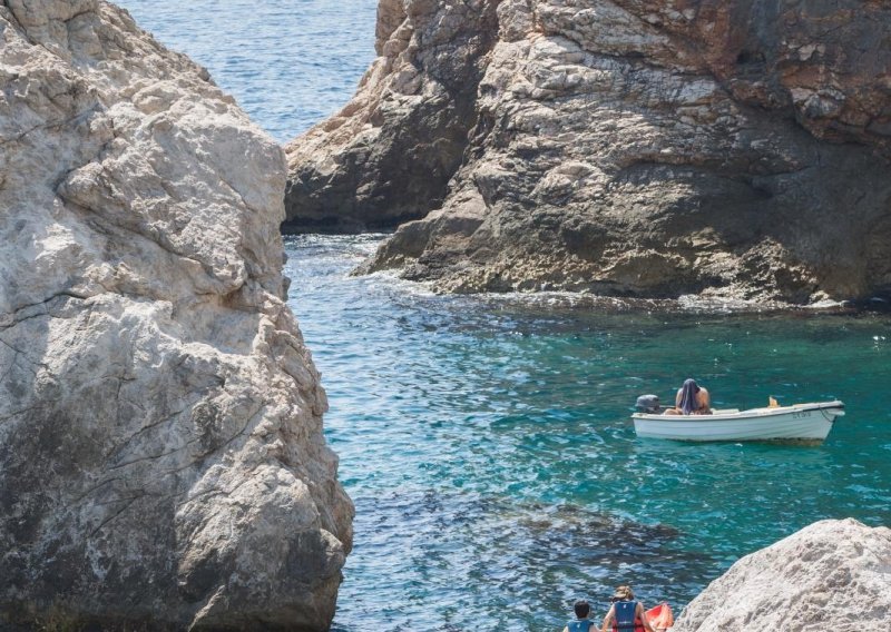 Ljeto na zalasku: Dubrovnik i dalje okupiran turistima