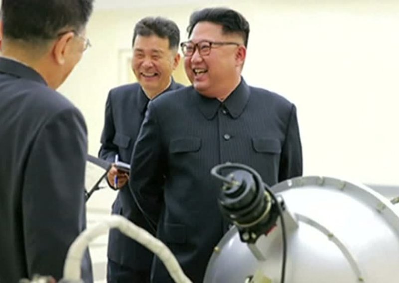 SAD: Sjevernoj Koreji uvesti naftni embargo, a Kim Jong-Unu zamrznuti imovinu