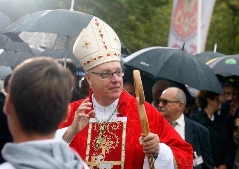 Tko je žestoki gradišćanski biskup koji udara po političarima i zaziva lustraciju