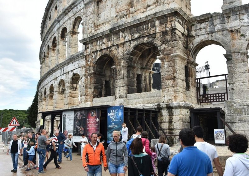 Pulu nakon kiše okupirali turisti