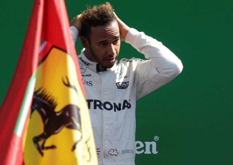 Hamilton izazvao bijes Ferrarijevih navijača: Izviždali ga na postolju!