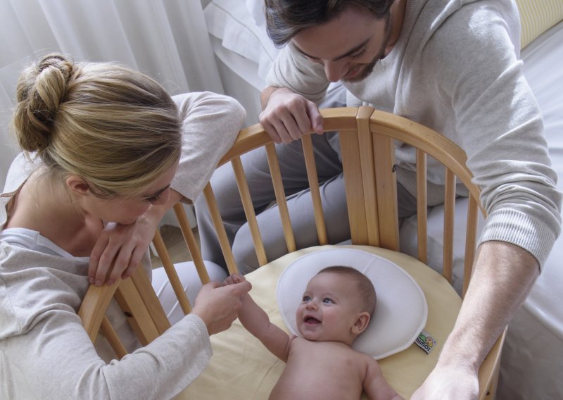 Sindrom zaležane glavice kod beba – kako spriječiti i liječiti?
