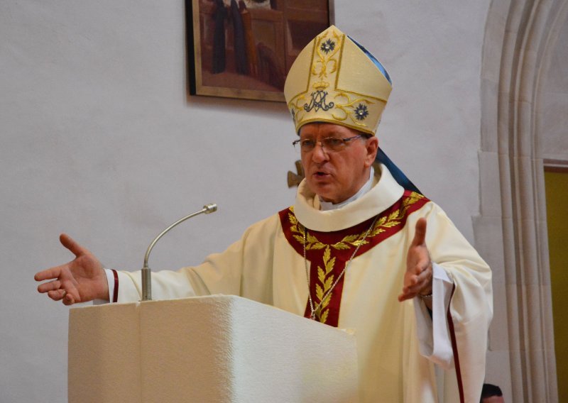 Biskup Škvorčević:'Ova škola nije konkurencija nikome, nije vjerska niti ideološka'