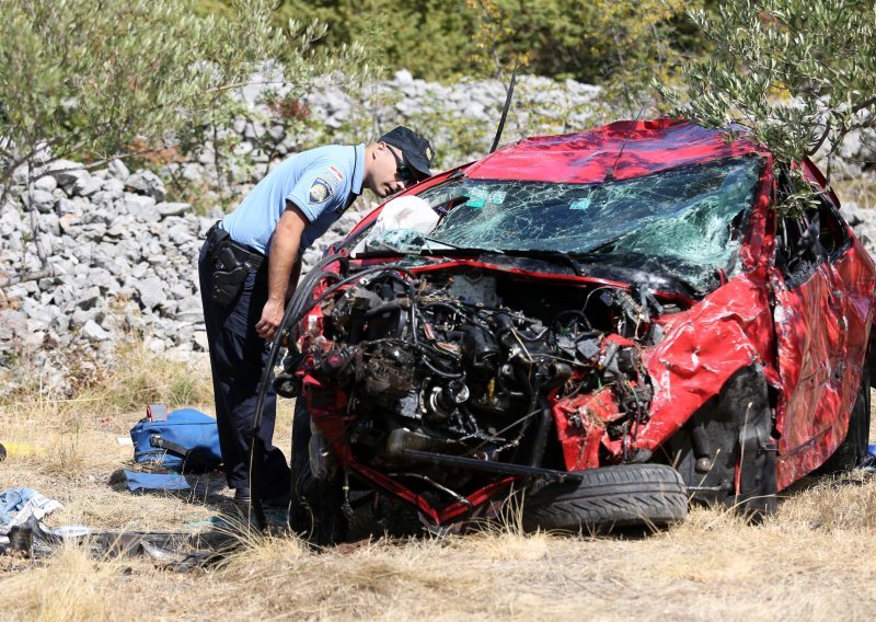 Krš i lom na cesti za Benkovac, jedna osoba ozlijeđena