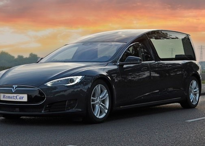 Za ljubitelje ekologije sad postoji i Tesla pogrebno vozilo