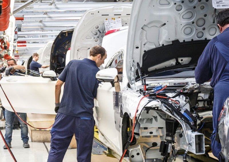 Mercedes ulaže milijardu eura u prilagodljivu tvornicu u Mađarskoj