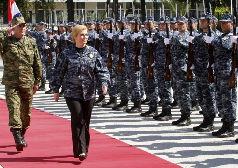 Predsjednica zadovoljna Hrvatskom ratnom mornaricom