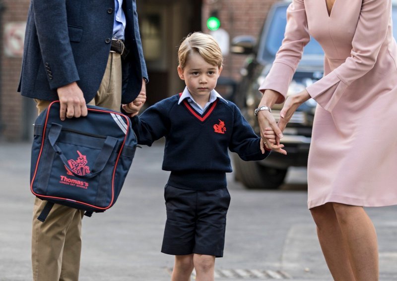 Velika promjena: Uplašeni princ George krenuo u prvi razred