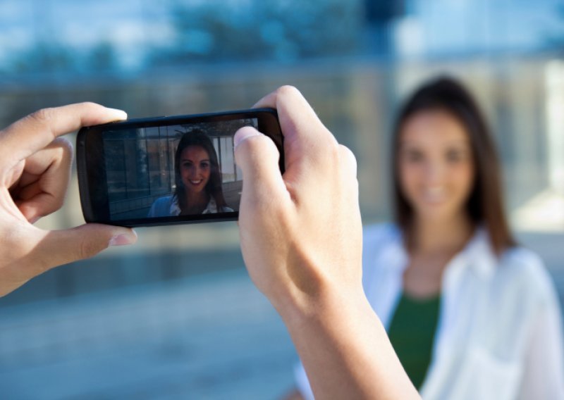 Evo kako ćete prebaciti sve fotke u Google Photos