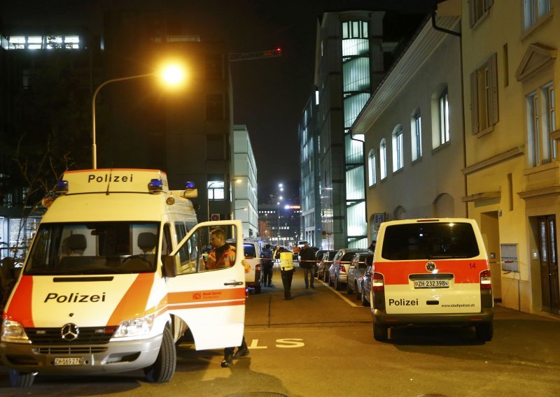 Troje ranjenih u pucnjavi u islamskom centru u Zurichu