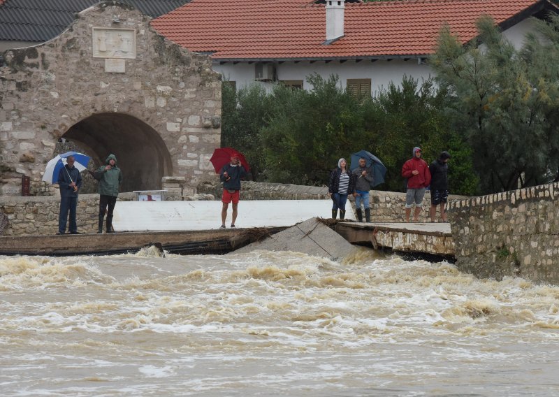 Nin izgleda kao da je prošao uragan: HGSS pozvan u pomoć